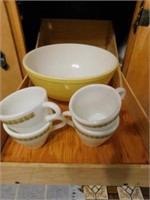 Pyrex 10" yellow mixing bowl - four Pyrex