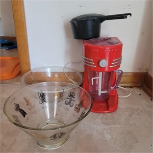 Ice shaver, glass mixing bowls, & strainer