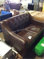 1 LOT LEATHER LOVE SEAT