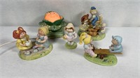 (3) CABBAGE PATCH FIGURINES & LAMP
