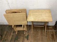 4 WOODEN TV TRAYS WITH STAND