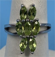 Sterling silver ring with peridot, size 7.5