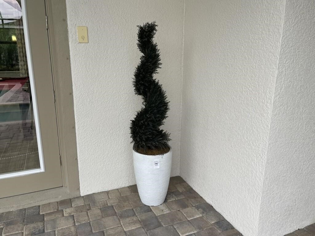 OUTDOOR FAUX FLOOR PLANT