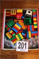 Box of Lego's(R3)