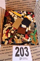 Box of Lego's(R3)