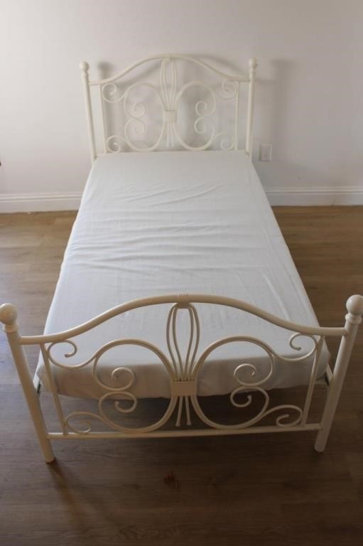 WHITE METAL TWIN SIZE BED FRAME WITH FOAM MATTRESS