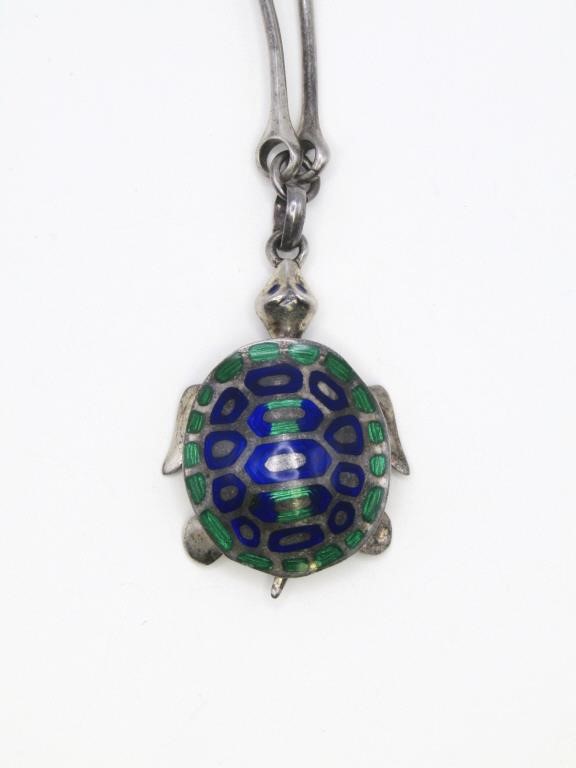 ITALY 925 MOVING TURTLE NECKLACE