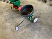 Lawn Tender Pull Spreader