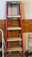 Husky fiberglass step ladder