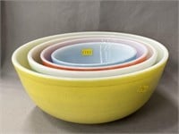 (4) Pyrex Nesting Bowls