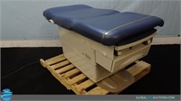 Midmark 223 Powered Exam Table( Footswitch Power O