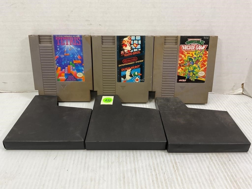 LOT OF 3 NES GAMES WITH PROTECTIVE CASES - SUPER