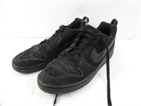 Nike Size 9 Black Flat Shoes