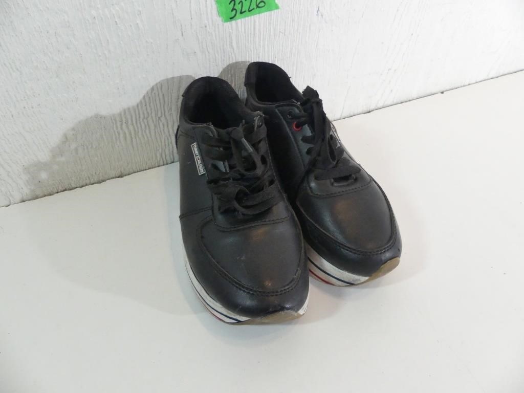 Tommy Hilfiger Kids Shoes used size 7-8