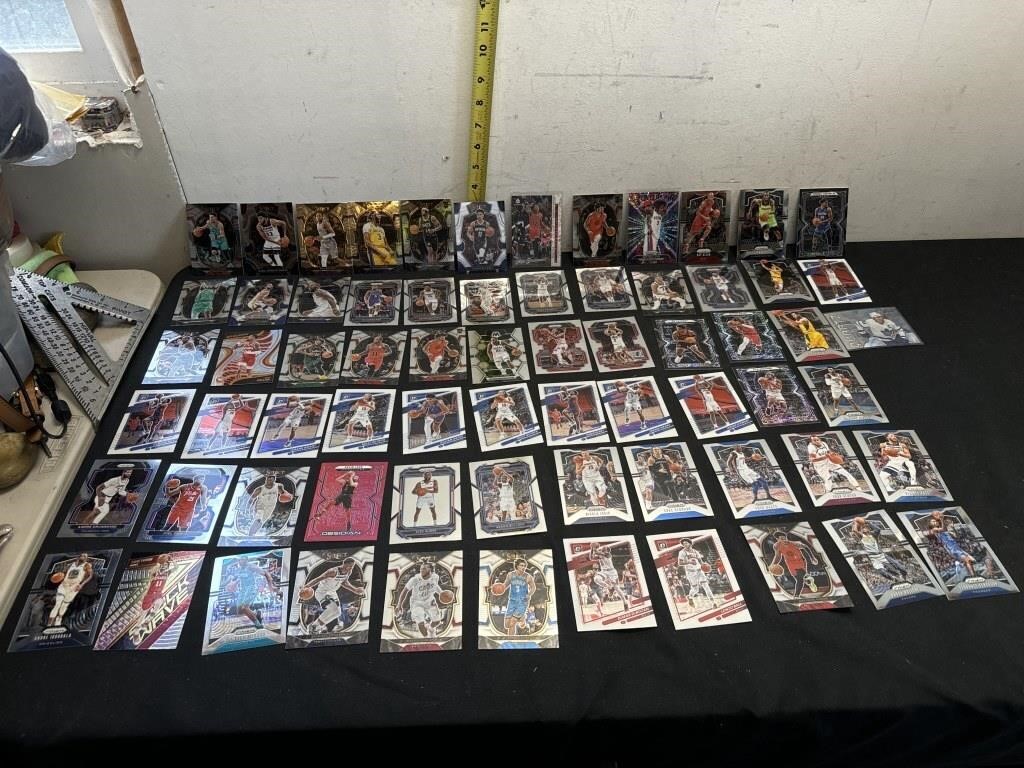 Lot of basketball cards and 1 hockey card