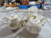 COLL OF VIN TEAPOTS AND PITCHERS