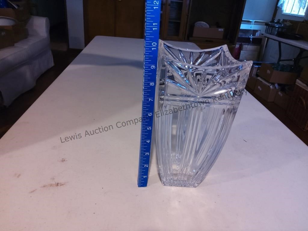 Lead crystal vase