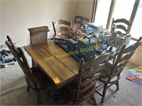Dinning Room Table with 5 Chairs