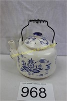 Vintage Teapot - Blue Onion w/Coil Handle