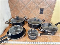 11 piece Bella cookware pots and pans set