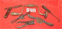 Antique tools incl. spoke shaves (1) NO 5I
