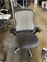 Knoll Generation Meshback Task Chair