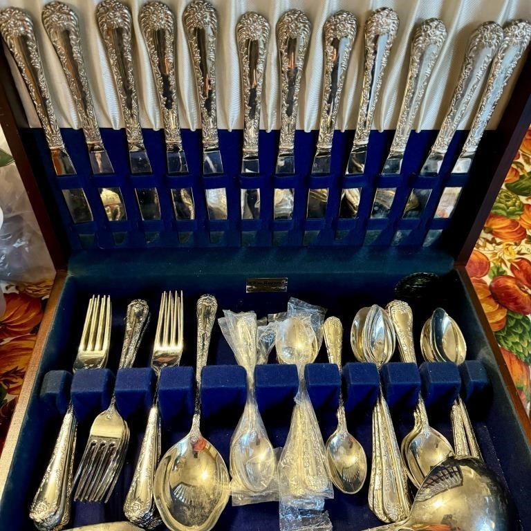 Wm Rogers Silver Plate Flatware Set 50 Pieces