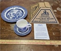Classic Blue Willow Churchill Made In England 3