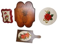 decorative woodenware w Welcome pineapple