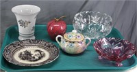 LOT: RED MARBLE APPLE, TRANSFERWARE PLATE ++