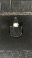 Size 8 sterling silver ring with mother of pearl