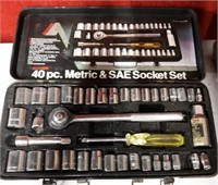 40 PC Metric & SAE Socket Set