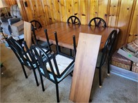 Dinning room table with leaf inserts & 8chairs