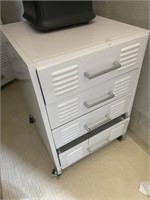 Locker-style drawer cabinet
