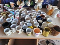 LARGE LOT OF COFFEE CUPS