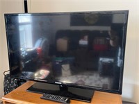 Samsung Flat Screen TV with Remote No Power Cord