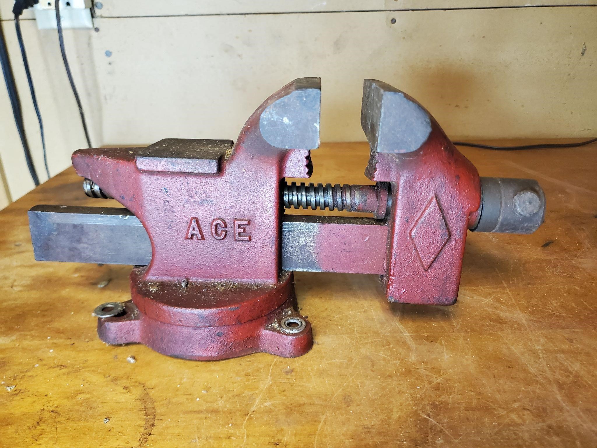 Vintage ACE vise