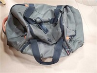 KENNETH COLE ROLLER BAG / CARRY-ON - USED