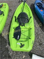 Lifetime 8 foot kayak daylight model with paddle