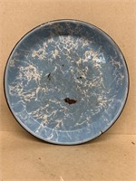 Enamel ware pie pan