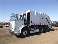 2001 Volvo WX T/A Garbage Truck