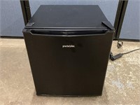 Proctor/Silex Mini Refrigerator 17.5"x18.5"x19.5"