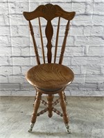 Vintage Wooden Vanity Chair w Ball and Claw Feet.