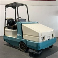 Tennant Gas Powered Sweeper 6550