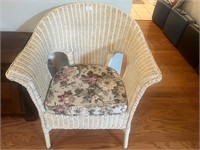 WICKER PATIO CHAIR WITH PAD