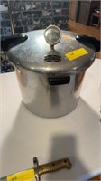 MAGIC SEAL PRESSURE COOKER