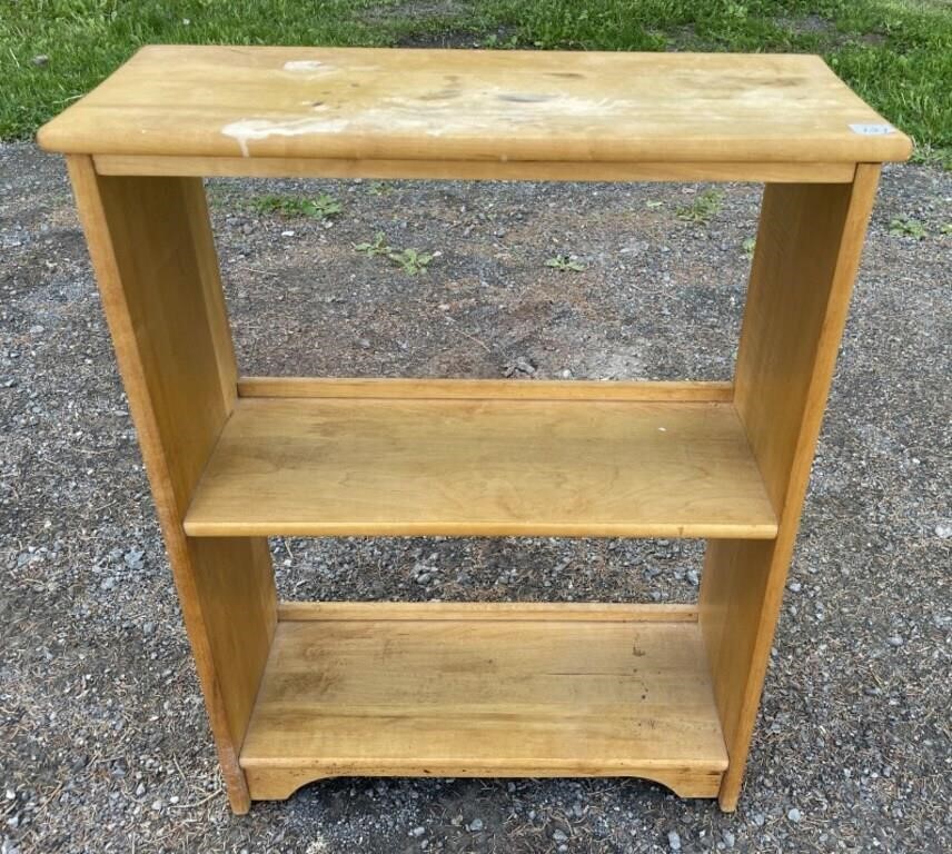 WOODEN BOOK SHELF WITH SOME SPLITING 20 X 8 X 27