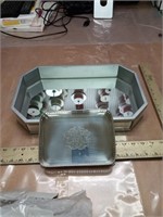 Mirrored tray and a small aluminum tray.