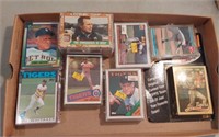 TIGERS BASEBALL CARDS AND DESERT STORM CARDS-