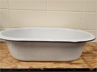 Vintage Enamelware oval wash tub. 28 x 18 inches